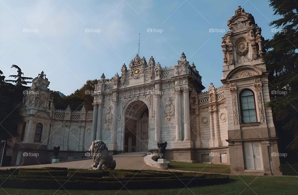 great wall gate and lion guard