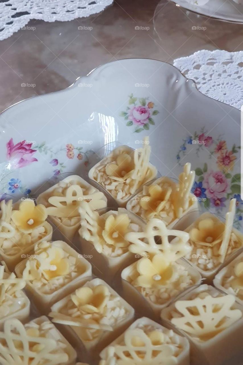 Docinhos finos, festa na primavera