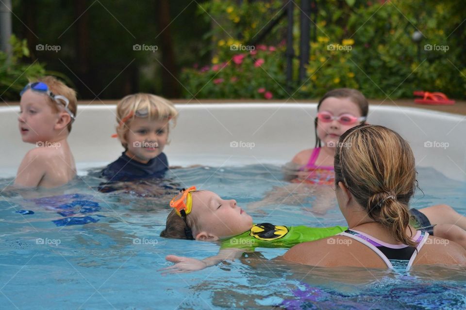 Summer swim class 