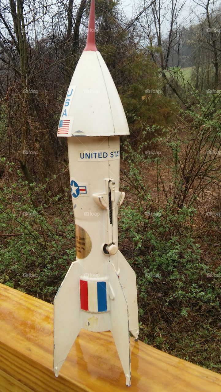 antigue collectible vintage rocket bank United States outside patriotic