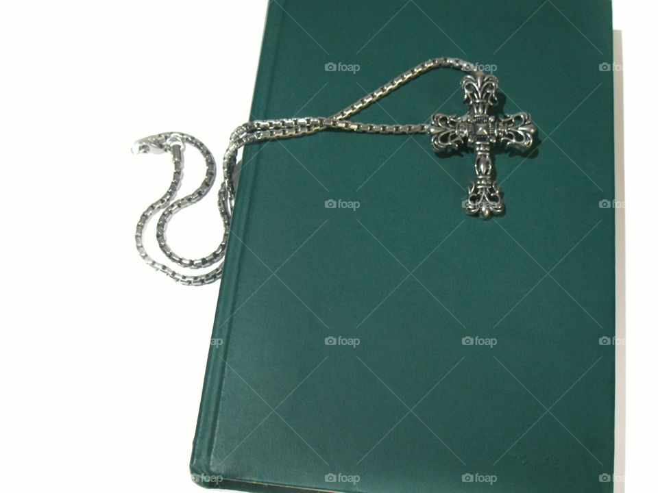 book bible cross christianity faith книга библия крест христианство вера