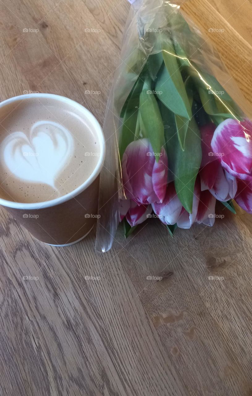 Tulips cappuccino