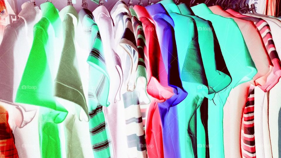 Roupas, cores...