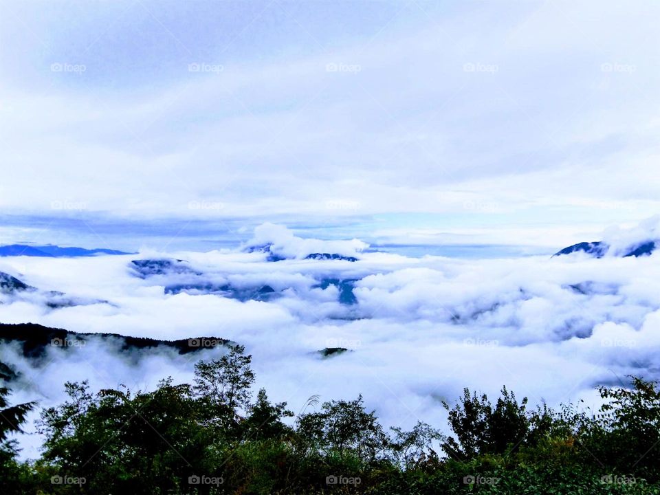 Beautiful natural landscape of mountains and sea of clouds