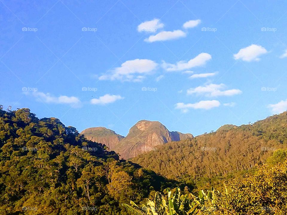 Fotos Das Montanhas Da Mulher De Pedra Em Teresópolis RJ essas Imagens mostram a beleza natural da região Serrana Do Estado Do Río De Janeiro