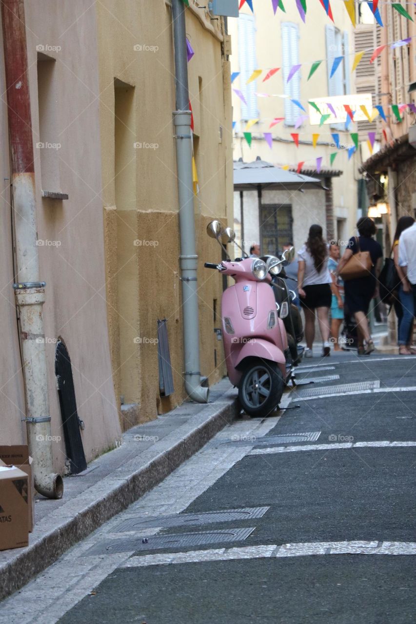 pink motorcycle 