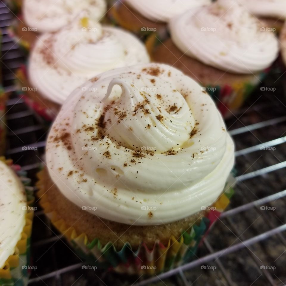Spice cupcakes with cinnamon cream cheese icing