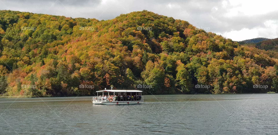 lake boat