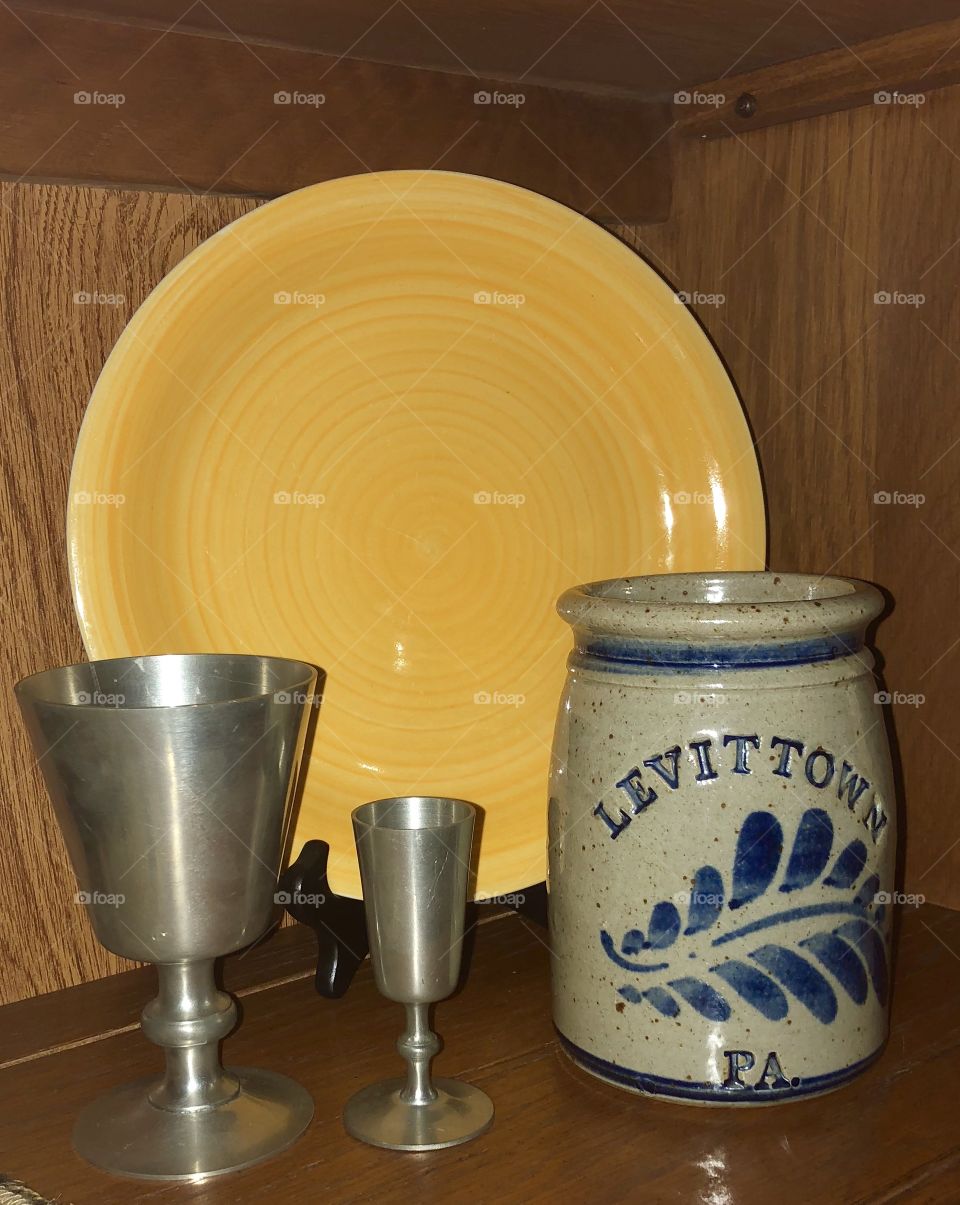Levittown Pennsylvania vintage crock vintage pewter  cups yellow plate country display group 