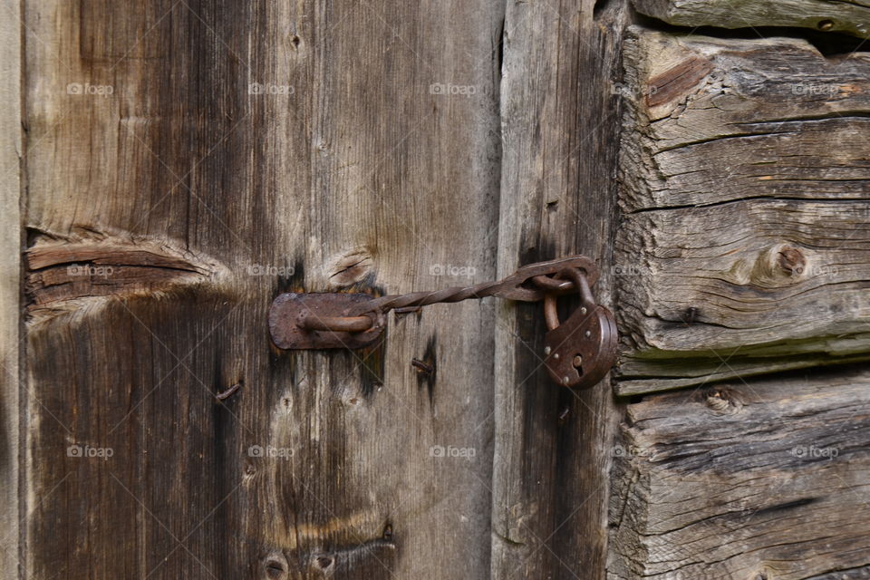 Details on door 