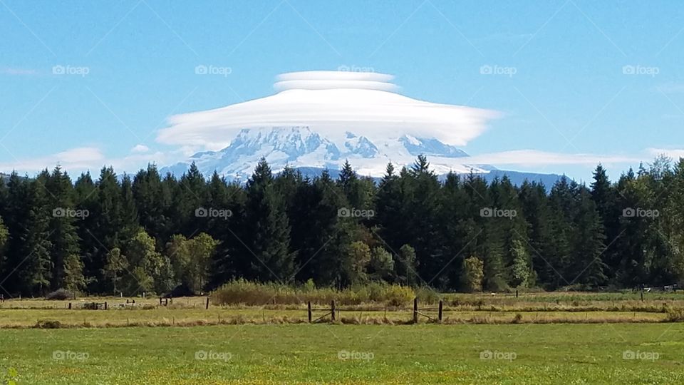 Mt. Rainier wearing a hat