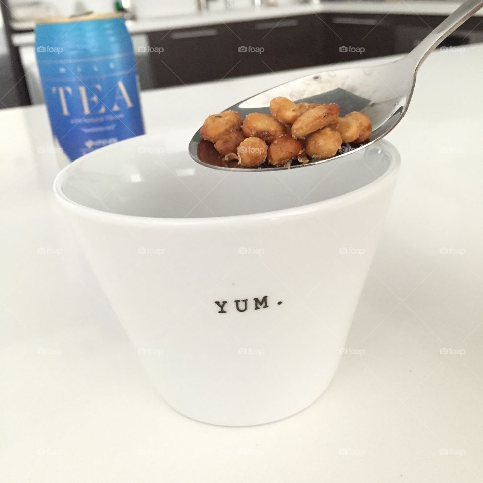 Nuts and milk tea snack 