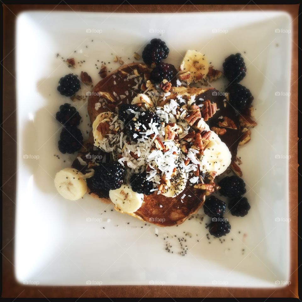 Coconut flour pancakes with berries 