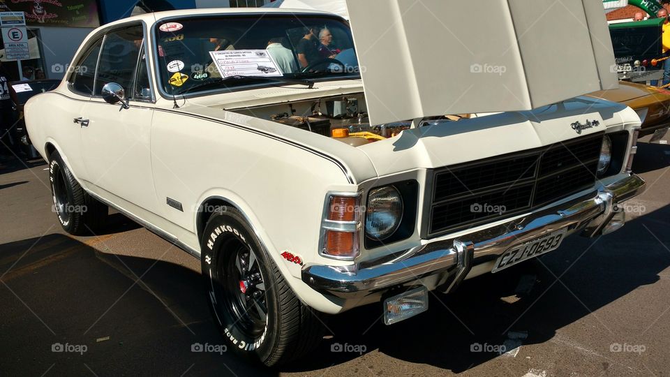 Opala branco tuning. Capô, motor...