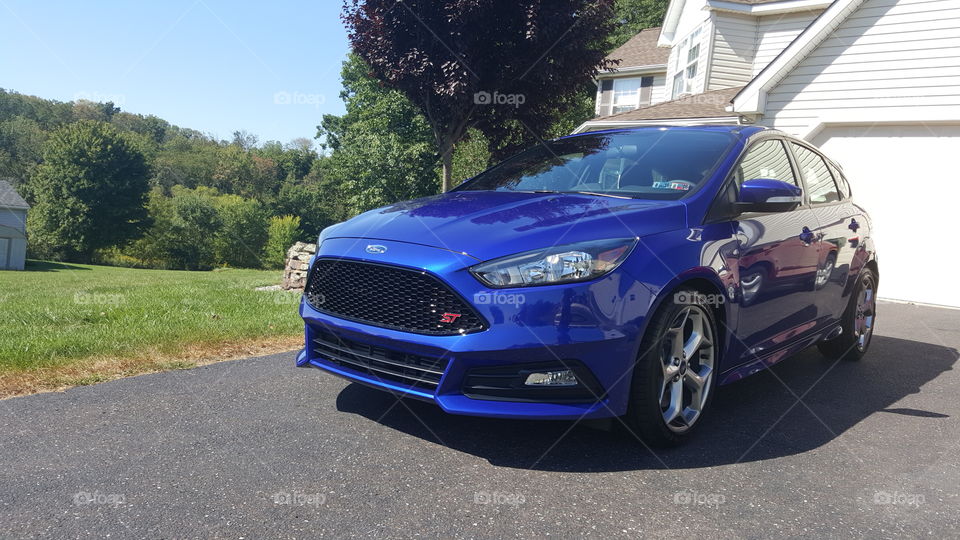 Ford Focus ST 2015. A new pair of wheels.