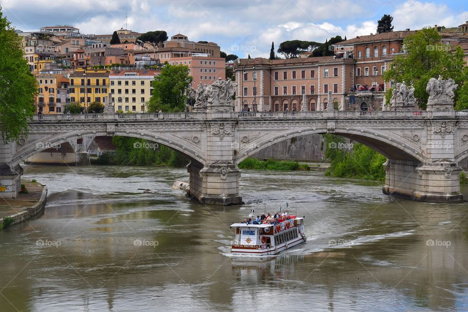 Rome, Tiber River, The Vittorio Emanuele II Bridge
 