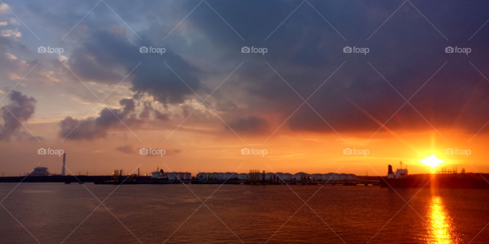 evening sunset🌅 
#port of tanjung pelepas Malaysia
220121