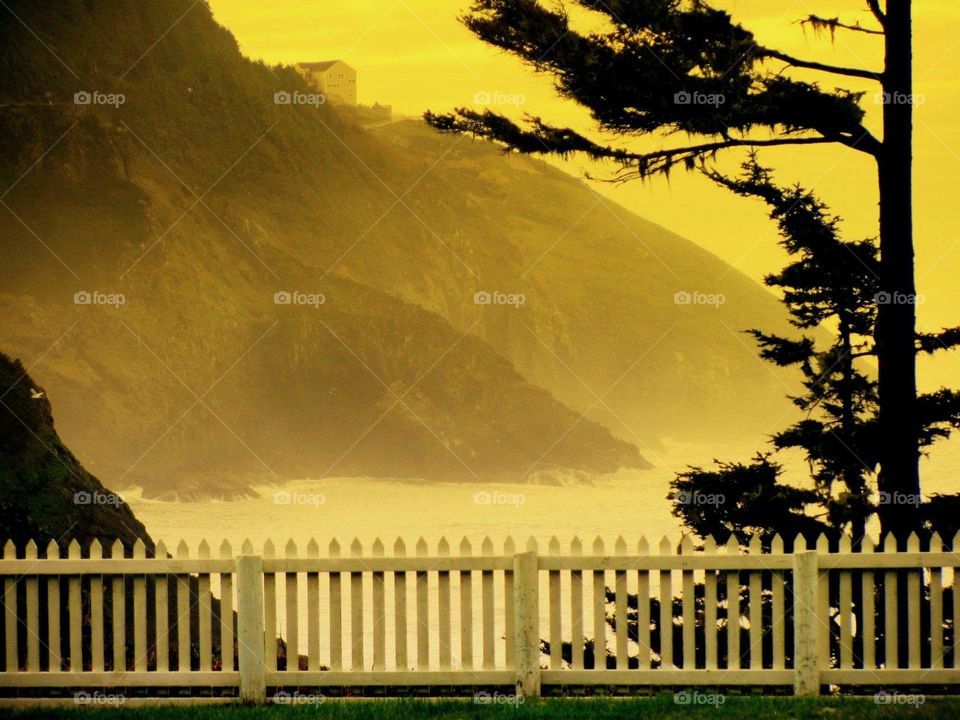 Misty evening on the oceAn