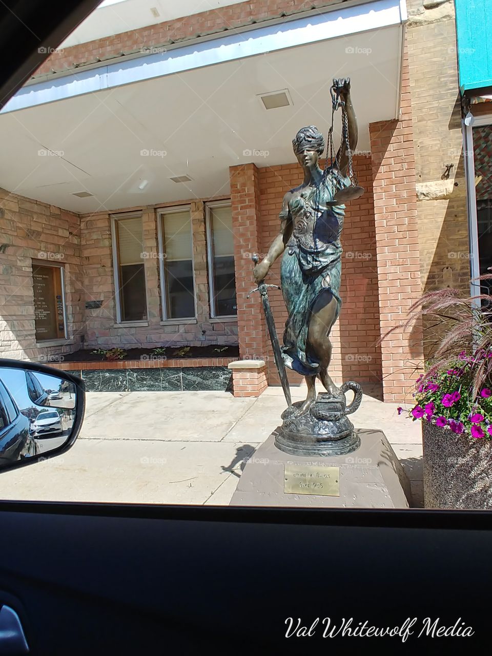 statue Iowa street bronze summer