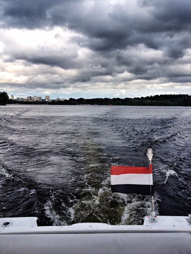 Nieuwe meer boat