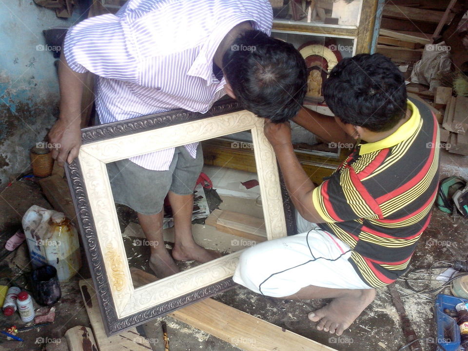 wood frame maker