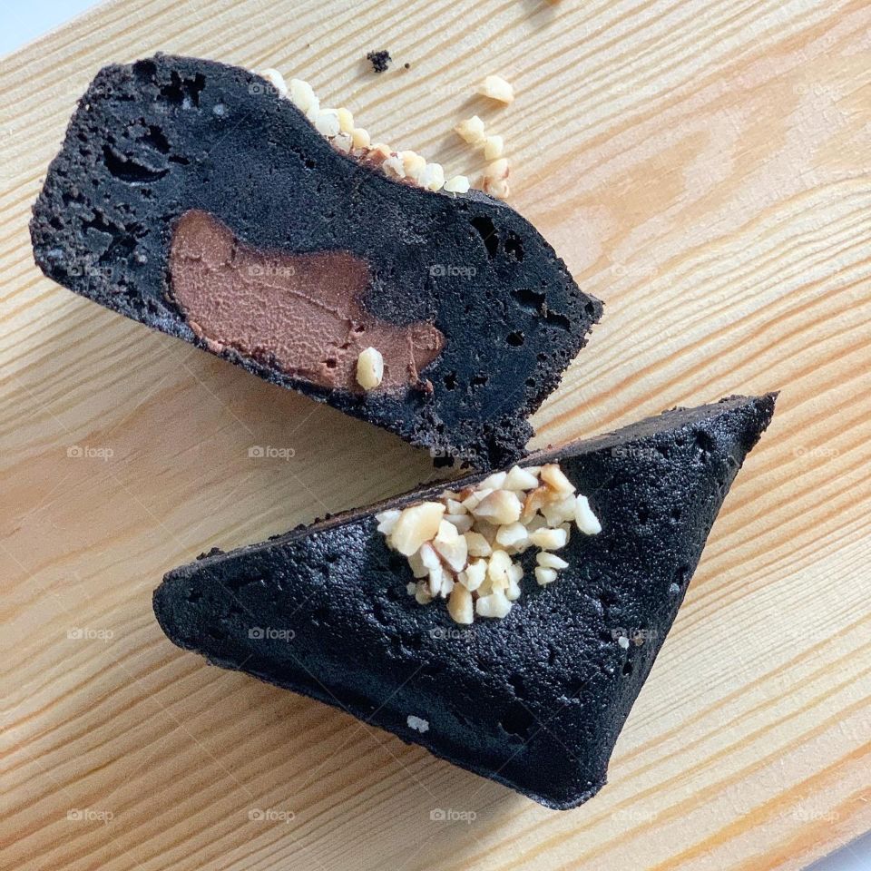 Blackout brownie with hazelnut fillings, cut up intersection 