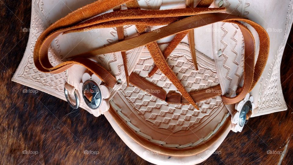 Arreio novo em selaria.