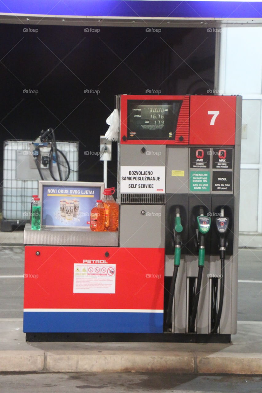Gas pump