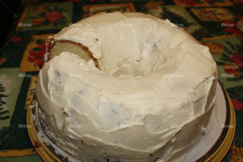 pound cake with cream cheese frosting