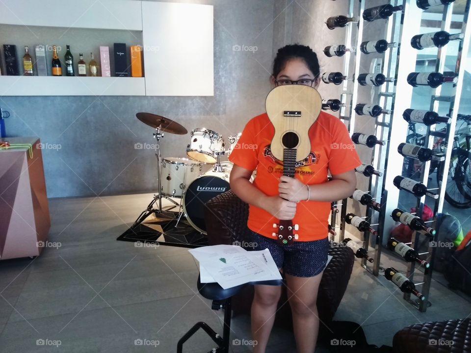 ukulele lessons 
by hitler aricheta 
0928 701 3683 manila