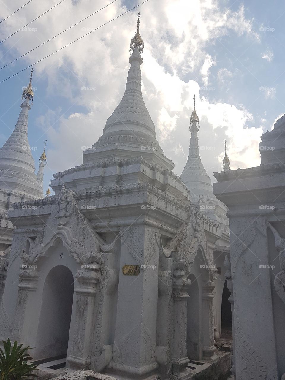 Making merit in Mandalay City