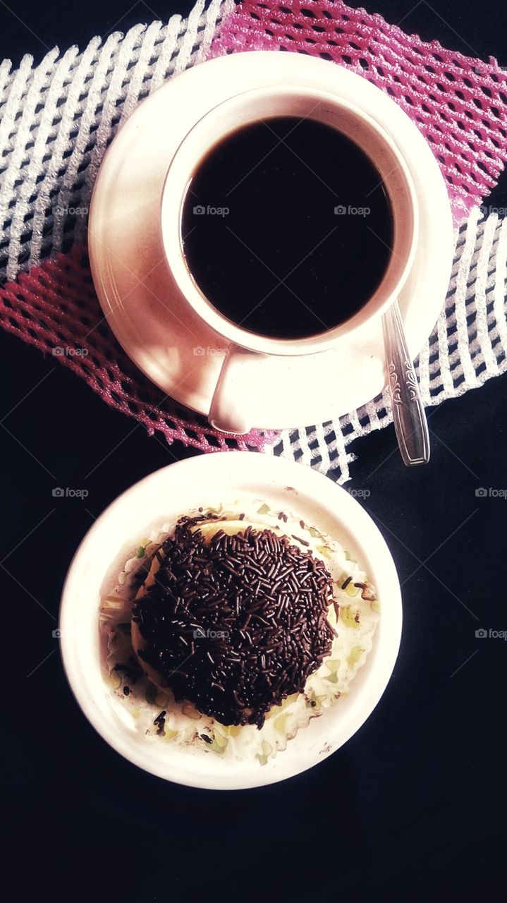 a cup of coffee accompanied by the perfect bread at home