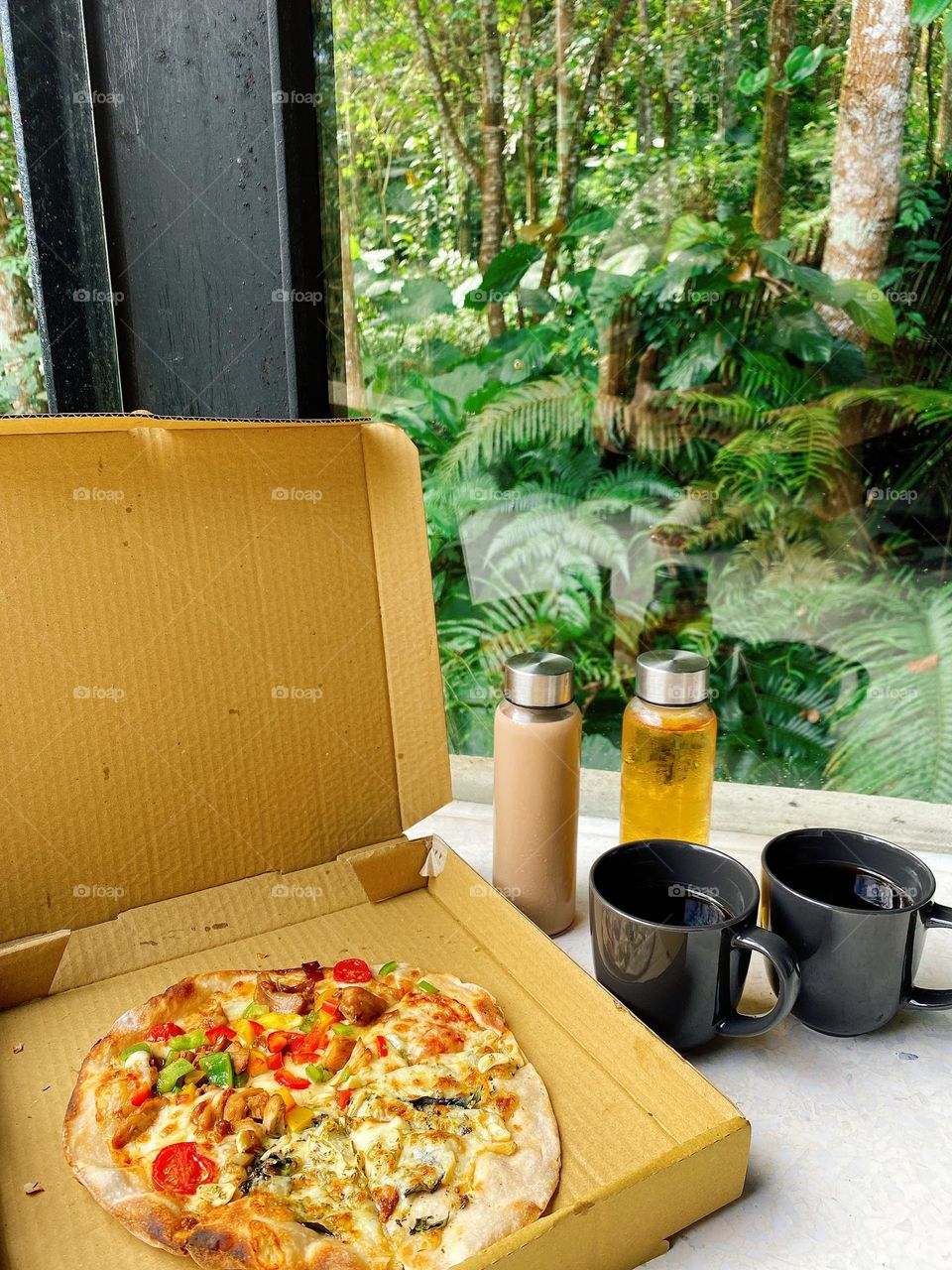 happy time with pizza