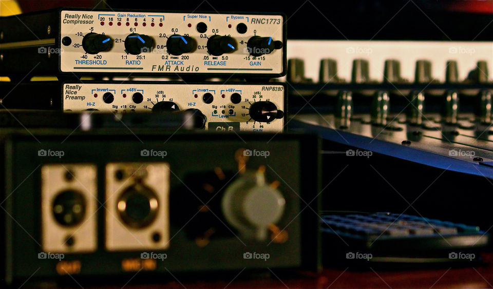 Microphone preamp