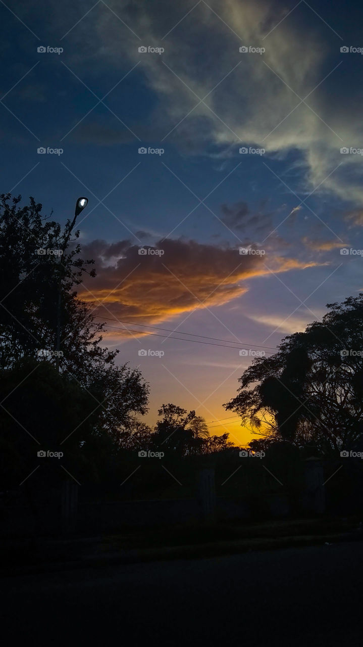 Hermoso atardecer en el llano Venezolano