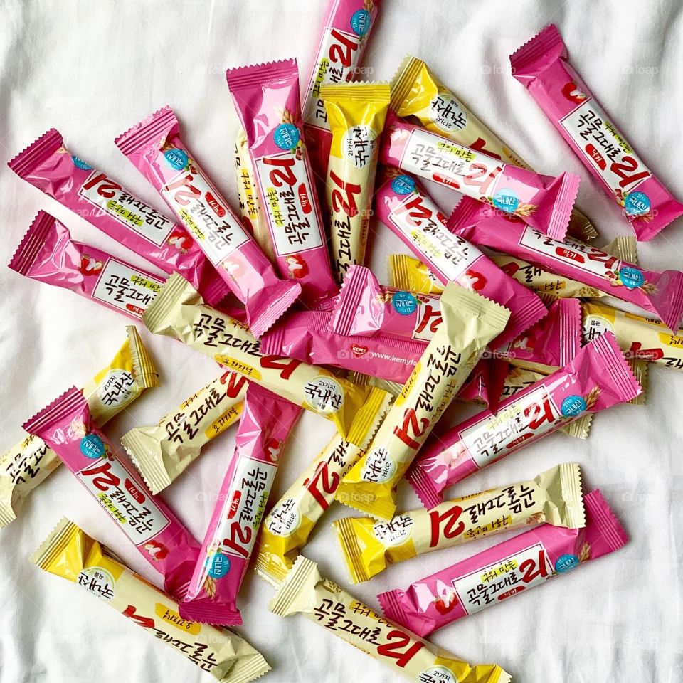 Nutritious Korean yummy grain rolls in cheese and strawberry flavours, suitable for kids and family 