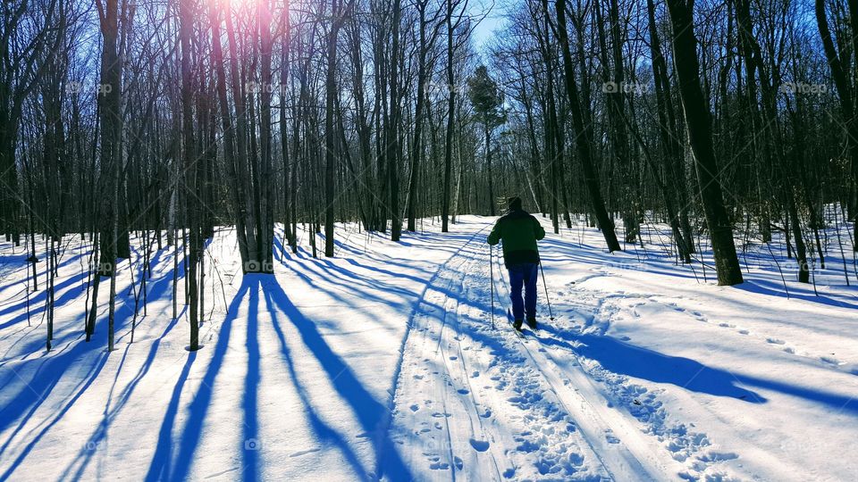 Solo skier