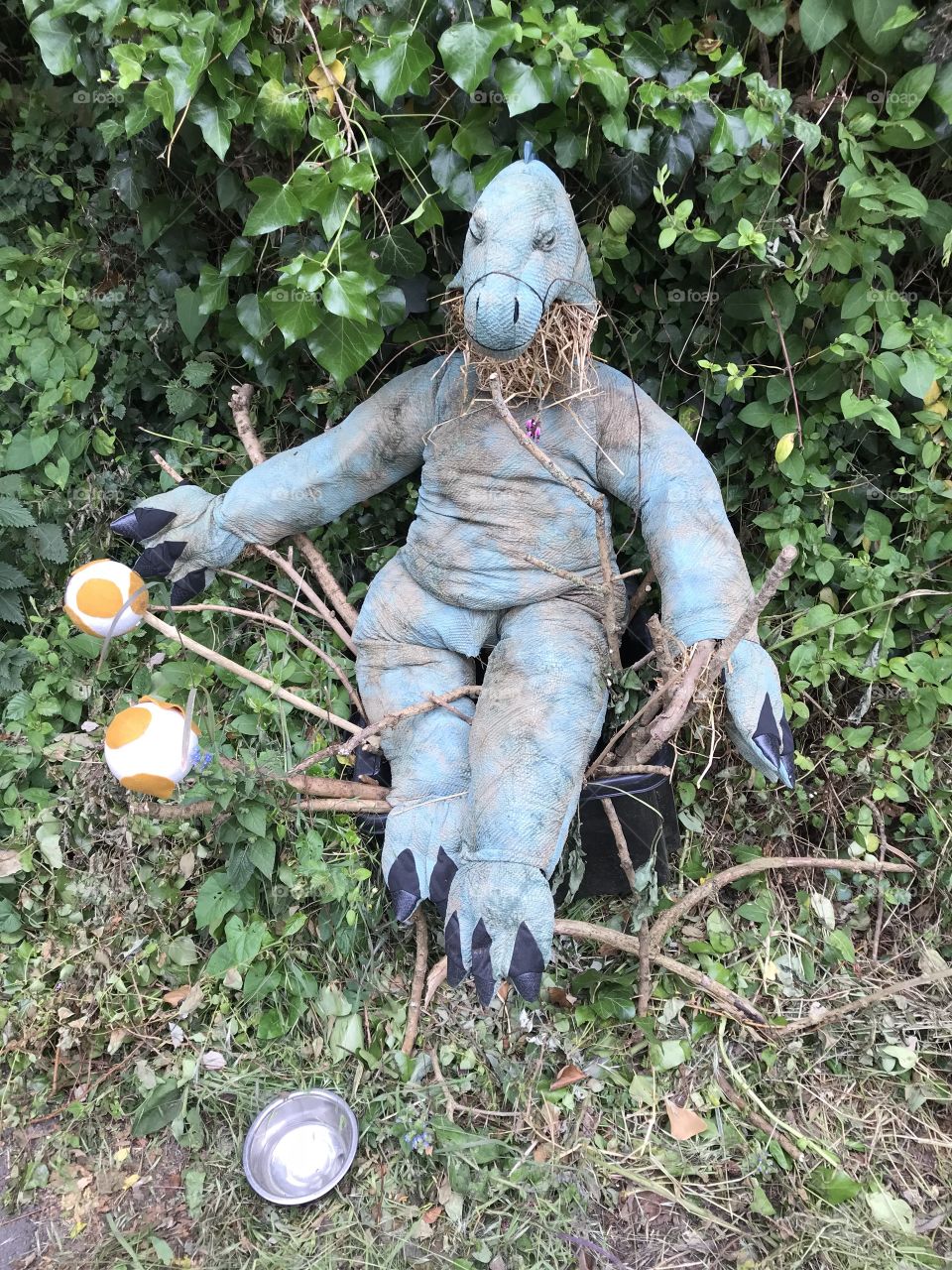A few more scarecrows, at least this one looks a bit scary haha.