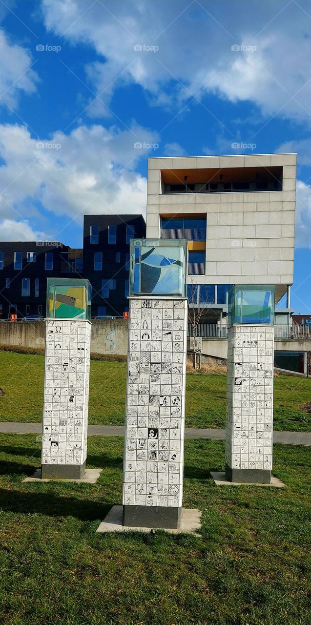 Rectangular monument