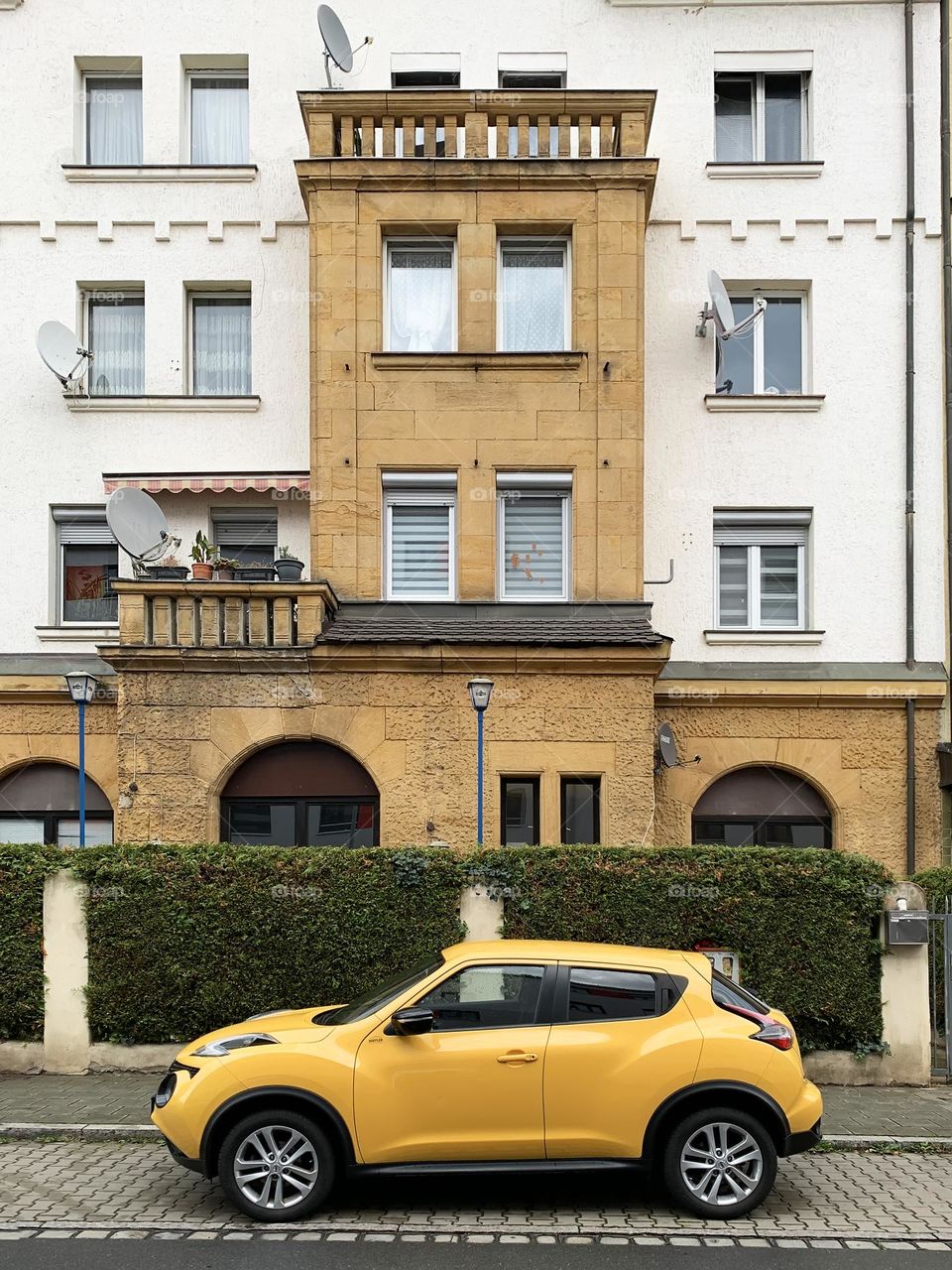 Yellow car in the city 
