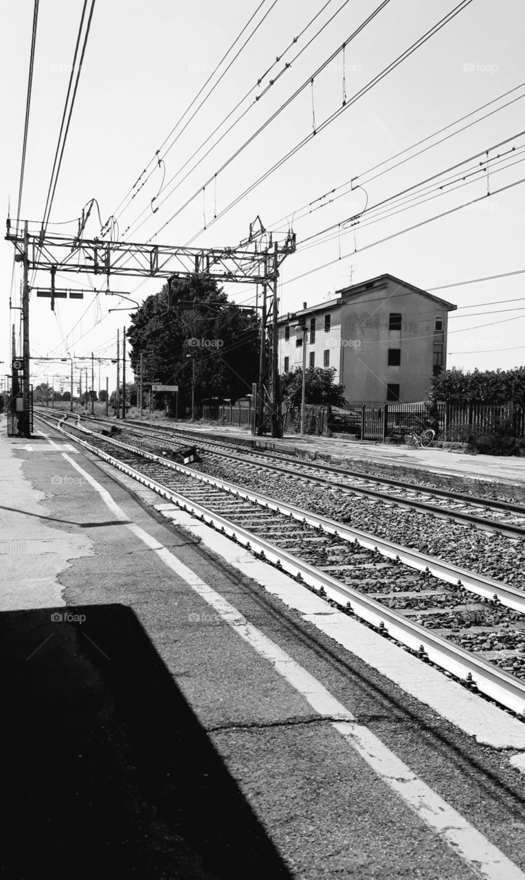 Train station 🚉 ⚫⚪