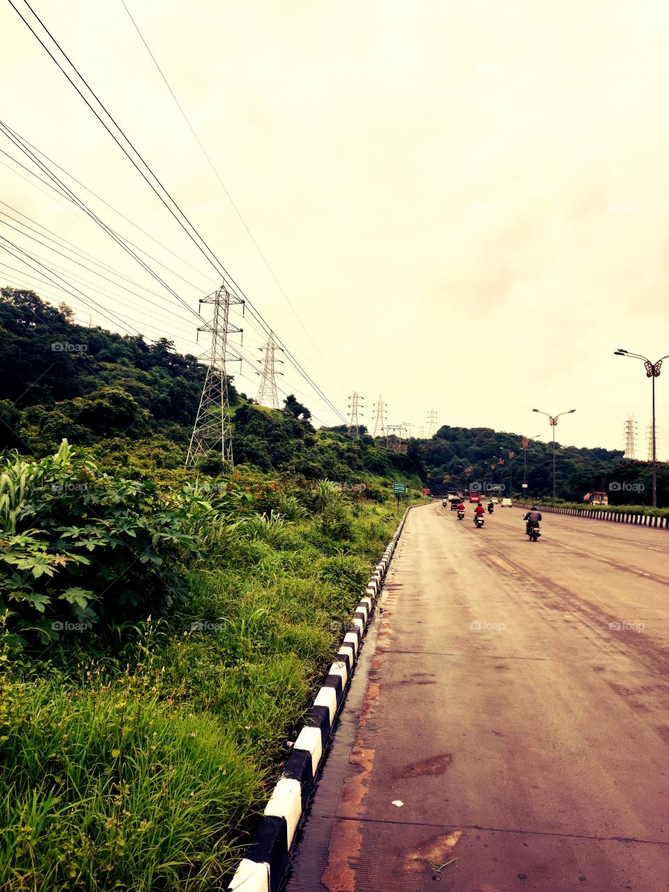 Rainy Weather ☔☁️
Highway Trip🛤️🛤️
👁️👁️📷👁️
Moving Vehicles 🚐🚛🛺
Flora🌱🍀🍀