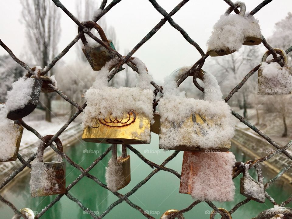 Frozen padlock 