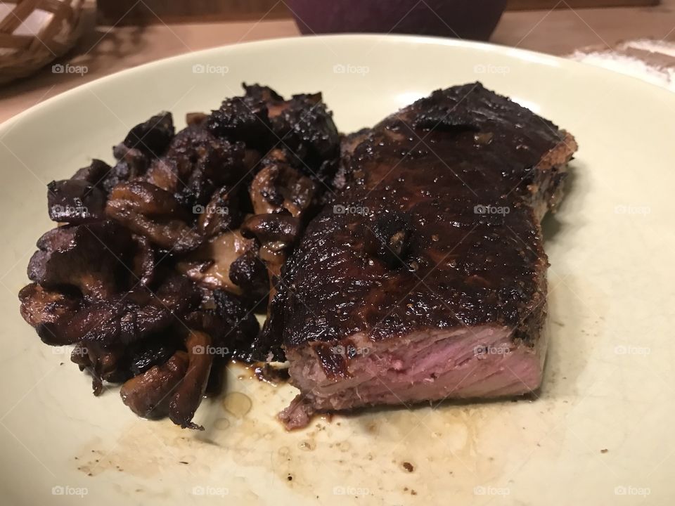 Steak mit Pilzen 