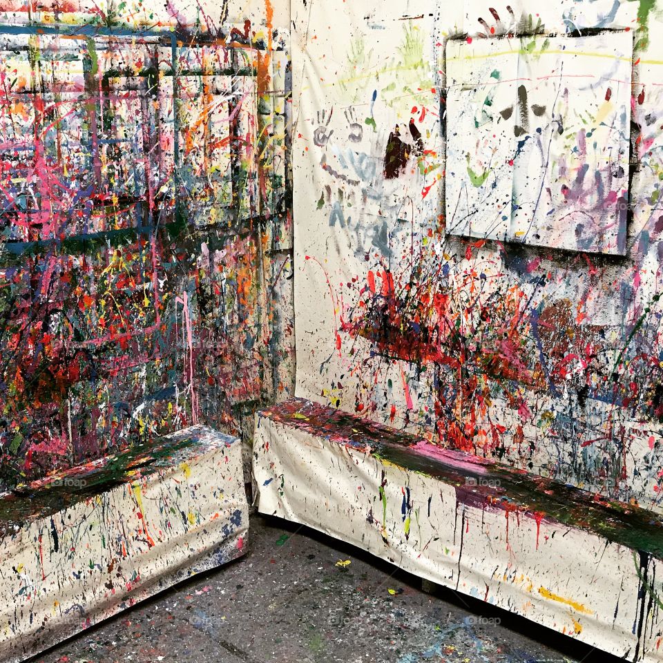 Splatter paint room