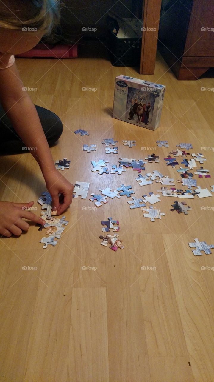 learning how to put a puzzle together