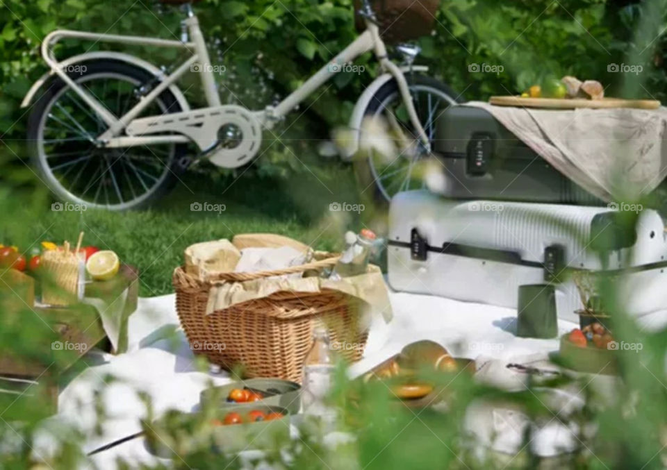 Outdoor net red ins wind retro caramel color picnic basket portable waterproof thick white picnic mat solid color retro bike