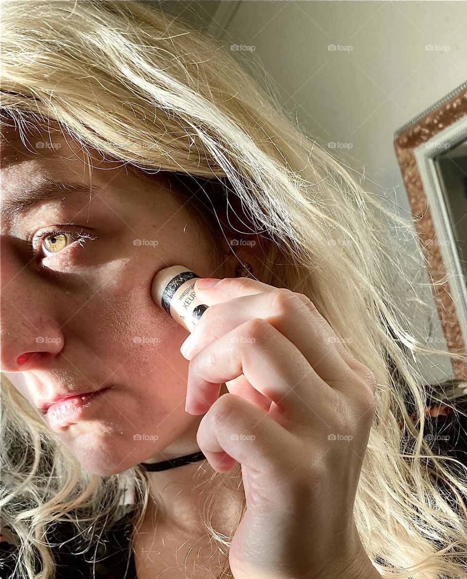 Make up products used for shimmering cheeks