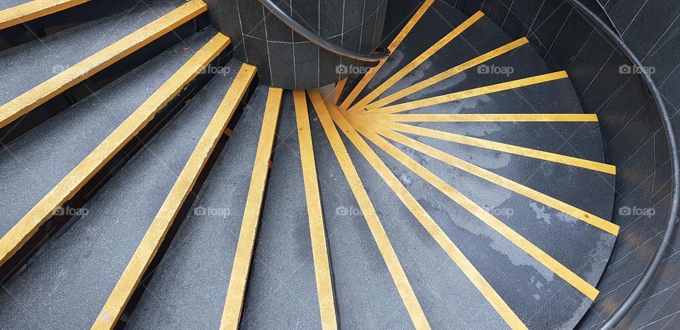 triangle shaped steps with yellow lines