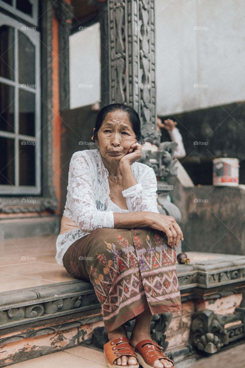 It starts weak and ends weak